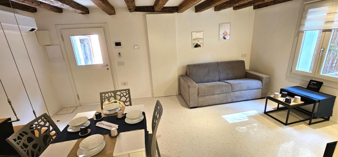 Cozy Small With Private Garden Apartamento