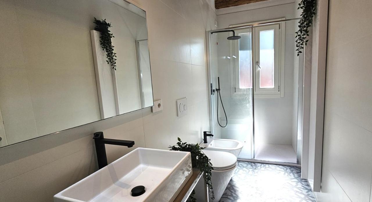 Cozy Small With Private Garden Apartamento